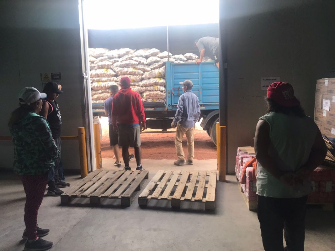 En 17 días hábiles, esta alianza ha movilizado 39 camiones con un total de 1.065.940 kilos de papas, alcanzando a 12 Bancos de Alimentos